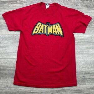 Batman Embroidered Red Graphic T-Shirt Mens Small DC Comics Six Flags Vintage